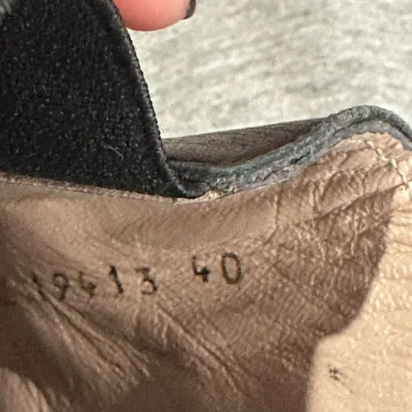 Stuart Weitzman Black Leather Gold Detail on Heels Bootie Size 40 - Picture 16 of 16